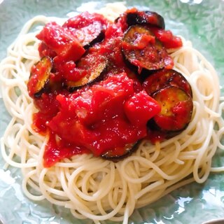 茄子とベーコンのトマトパスタ